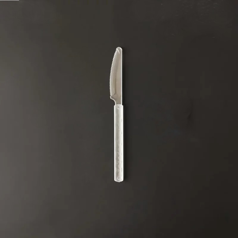 کارد یکبار مصرف ضخیم (vip) بسته 100 عددی 